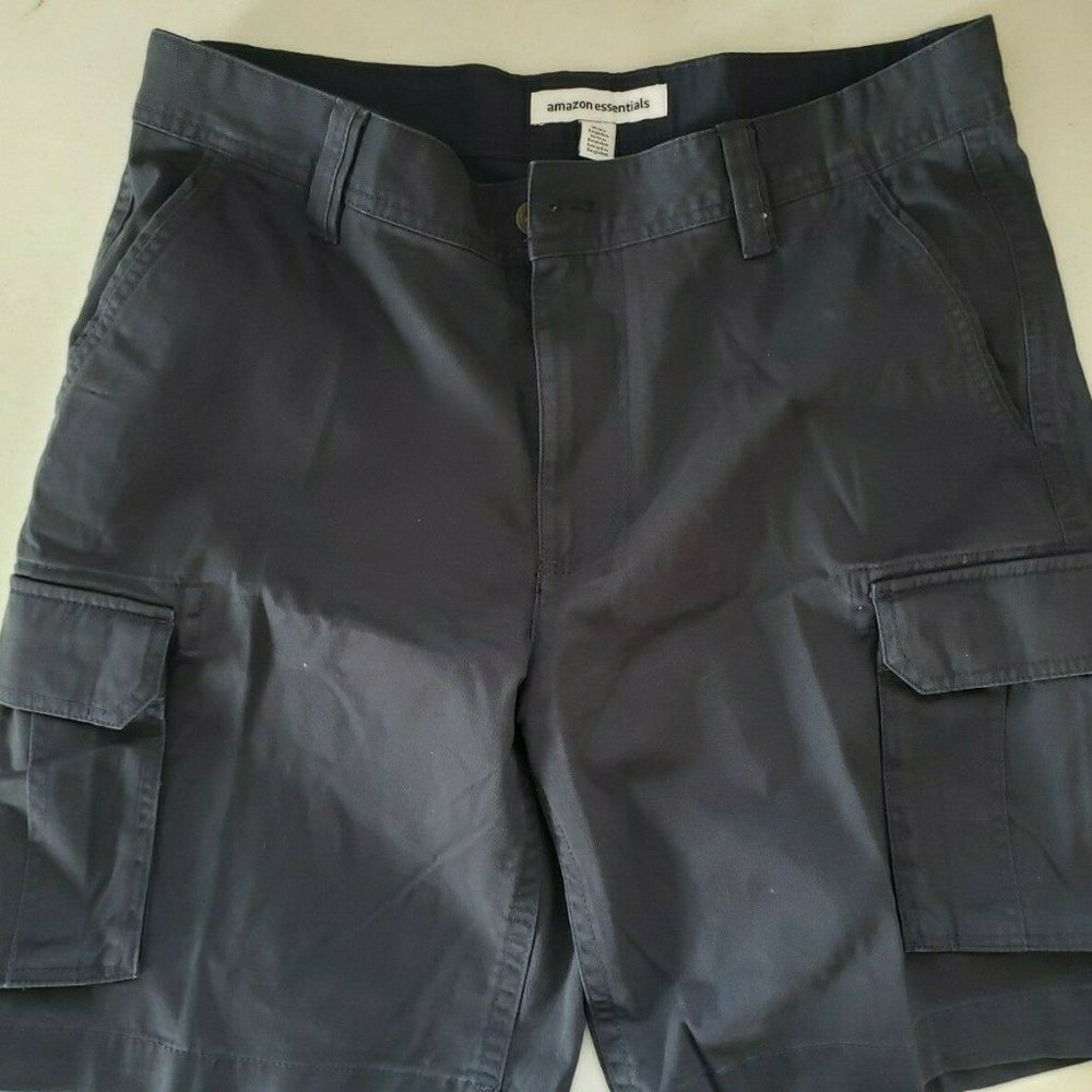 Essentials Men's Classic-Fit Cargo Short, Navy, 36